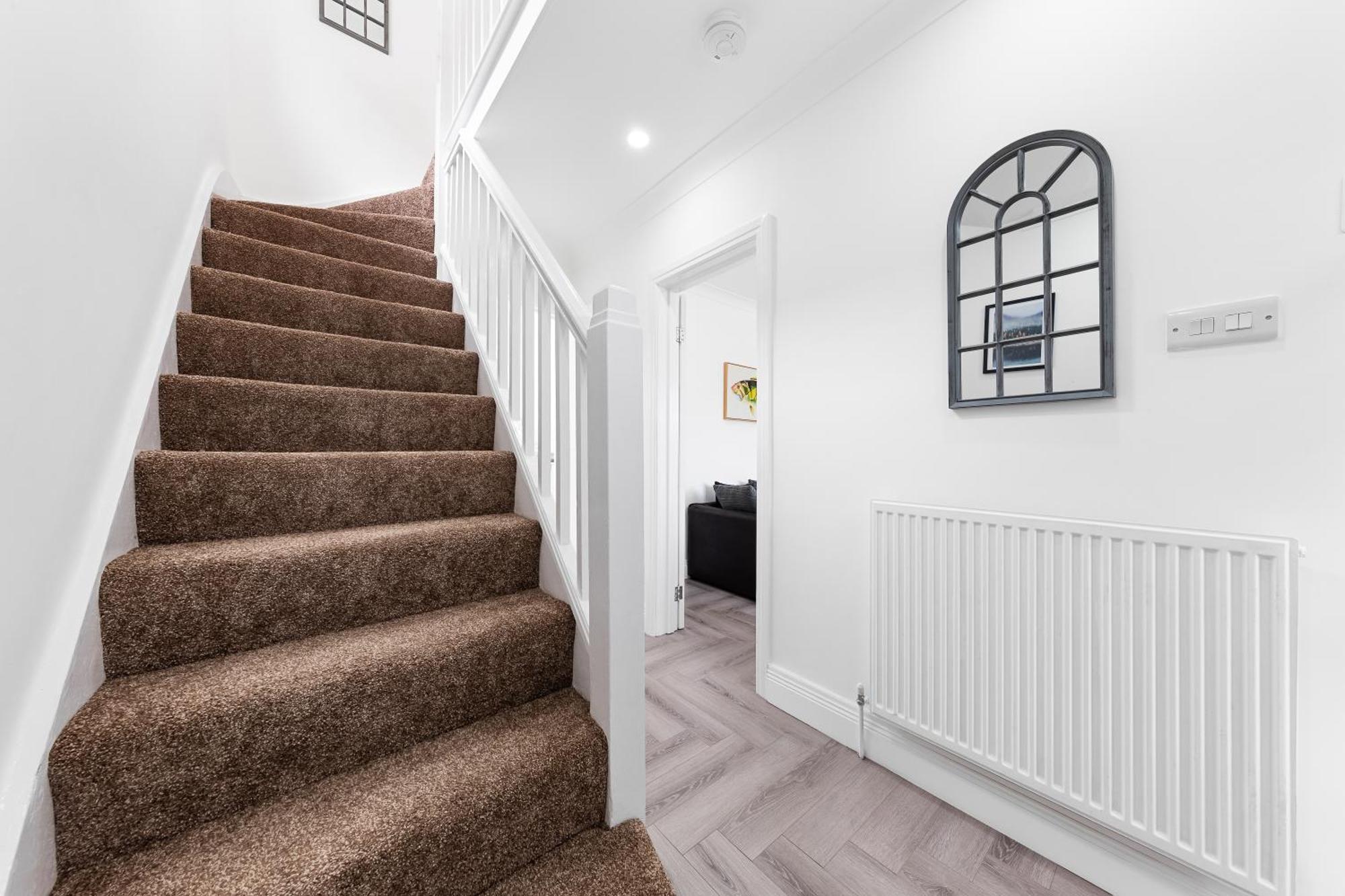 3 Bedroom House Close To Dartford Station Экстерьер фото