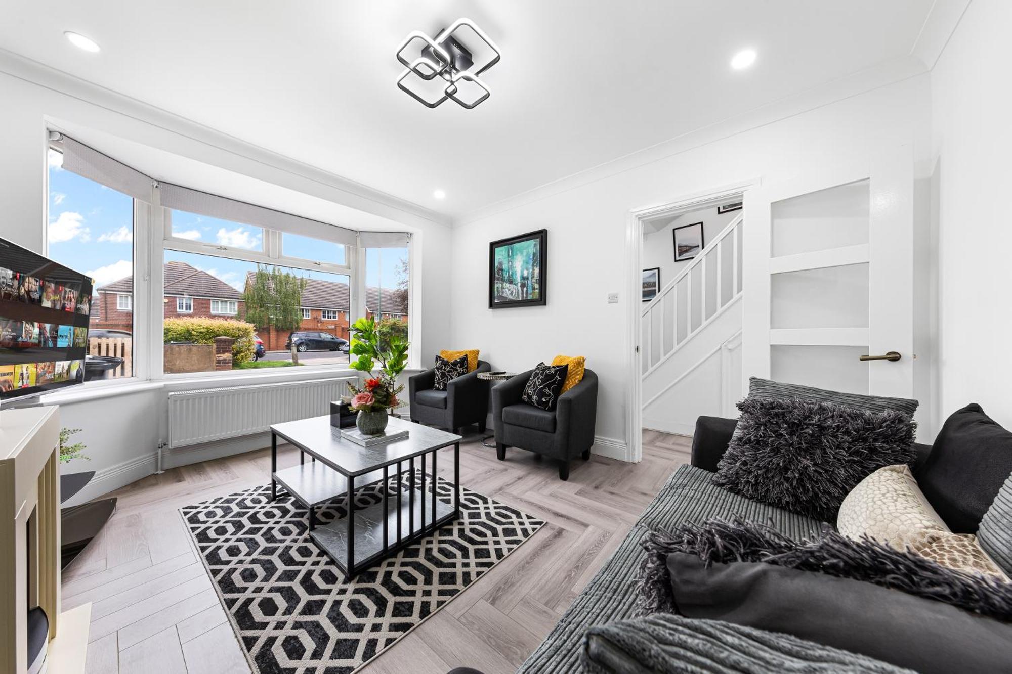 3 Bedroom House Close To Dartford Station Экстерьер фото